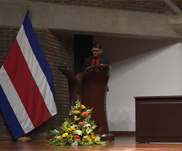 Profesionales 25 y 50 años de incorporados 2025
