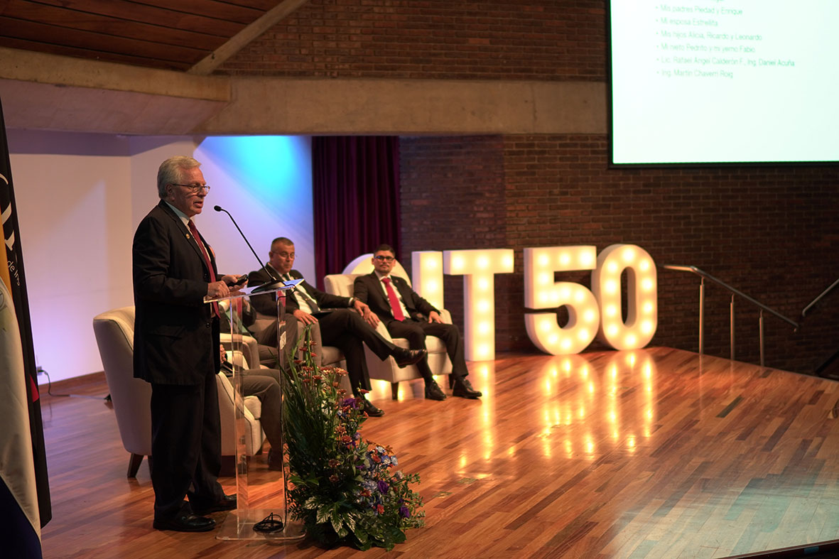 Celebrando los 50 años del CIT